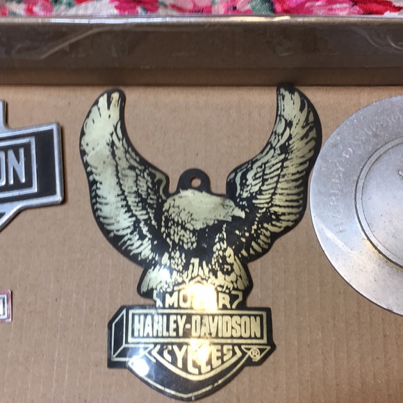 Vintage metal Harley Davidson badges plate holder - Picture 5 of 8
